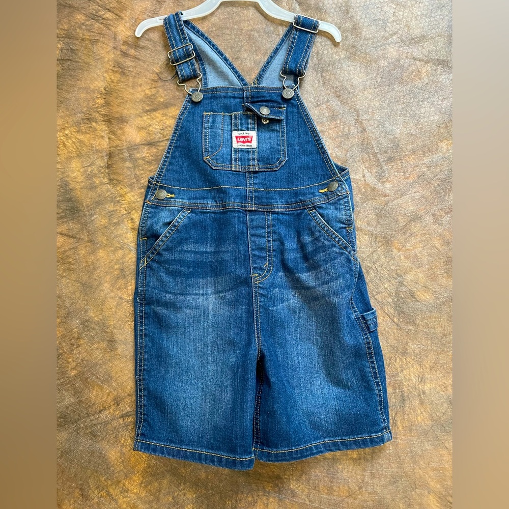 Levi’s overall shorts